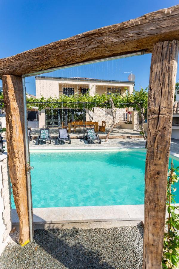 House With Pool Poli Stare Nuoni Villa Zminj Bagian luar foto
