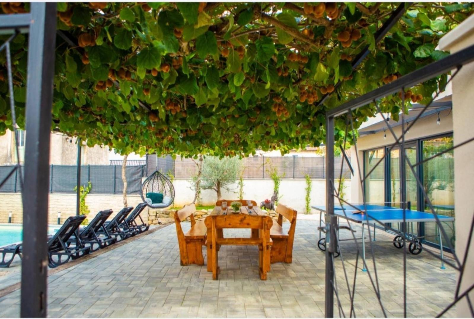 House With Pool Poli Stare Nuoni Villa Zminj Bagian luar foto